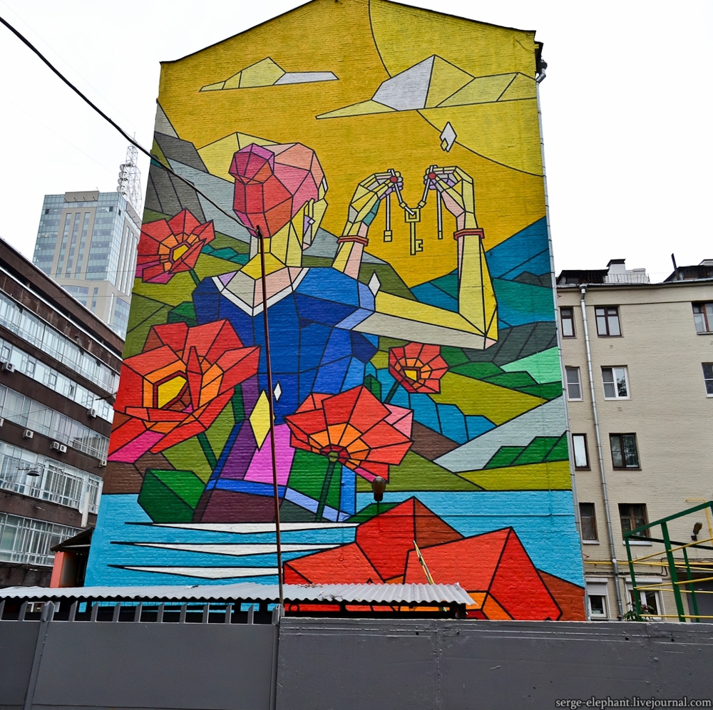 Легальные граффити на стенах домов Москвы