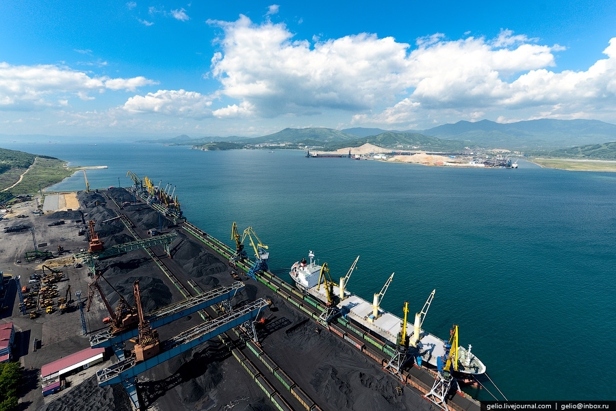 Угольные терминалы в портах Находки и Санкт-Петербурга