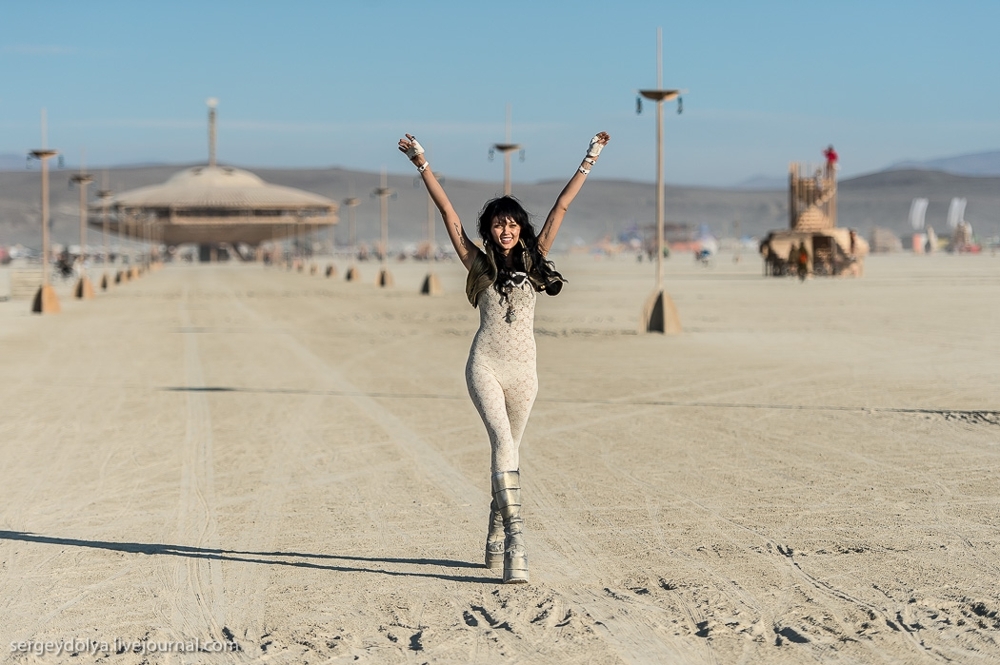 Самые интересные инсталляции фестиваля Burning Man 2013