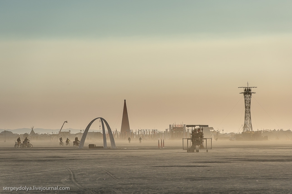 Самые интересные инсталляции фестиваля Burning Man 2013