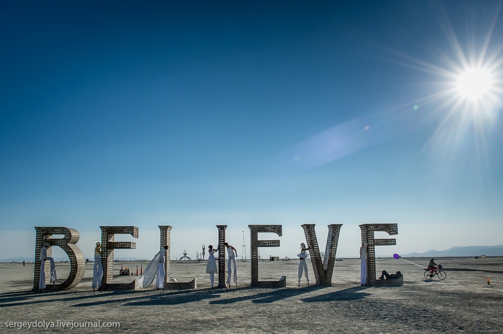 Самые интересные инсталляции фестиваля Burning Man 2013