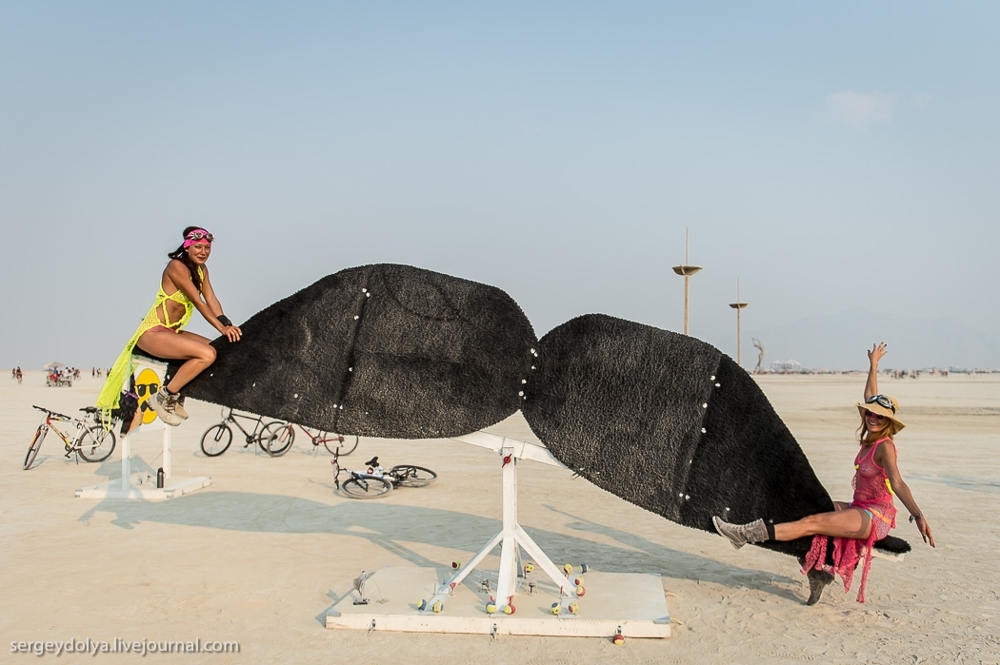 Самые интересные инсталляции фестиваля Burning Man 2013