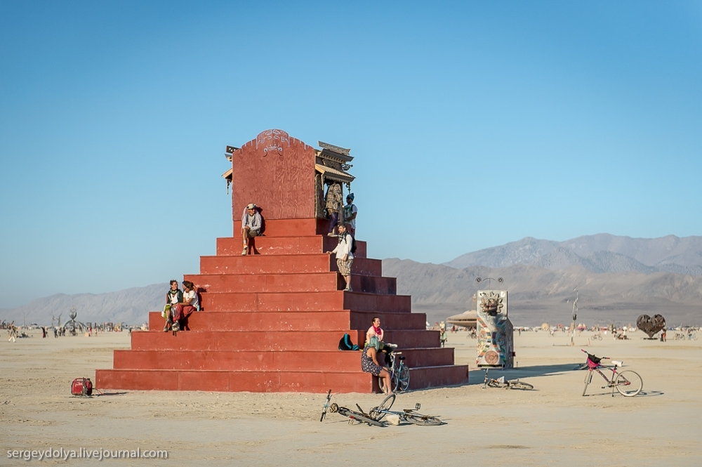 Самые интересные инсталляции фестиваля Burning Man 2013