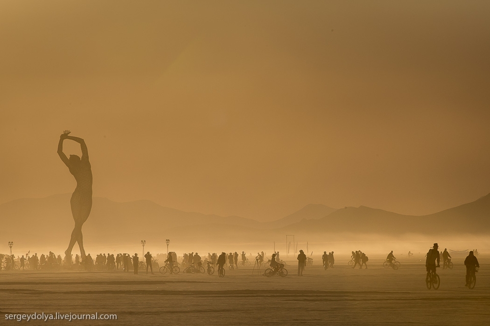 Самые интересные инсталляции фестиваля Burning Man 2013