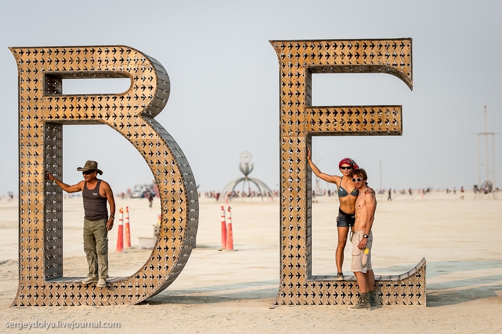 Самые интересные инсталляции фестиваля Burning Man 2013