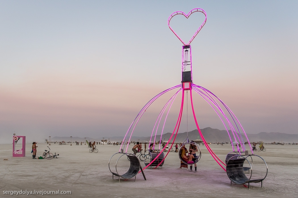 Самые интересные инсталляции фестиваля Burning Man 2013