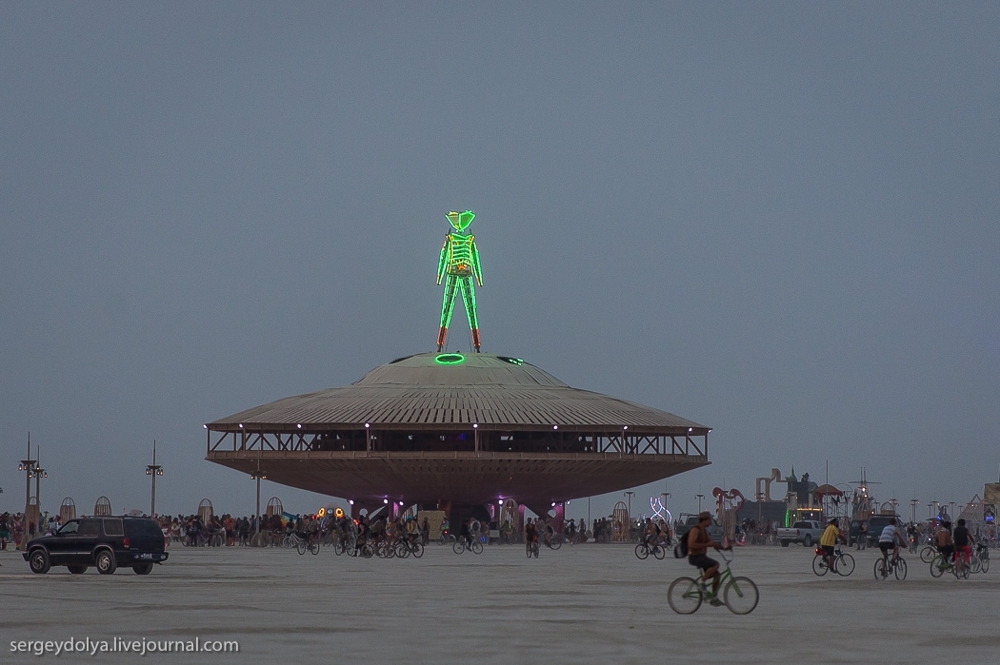 Самые интересные инсталляции фестиваля Burning Man 2013