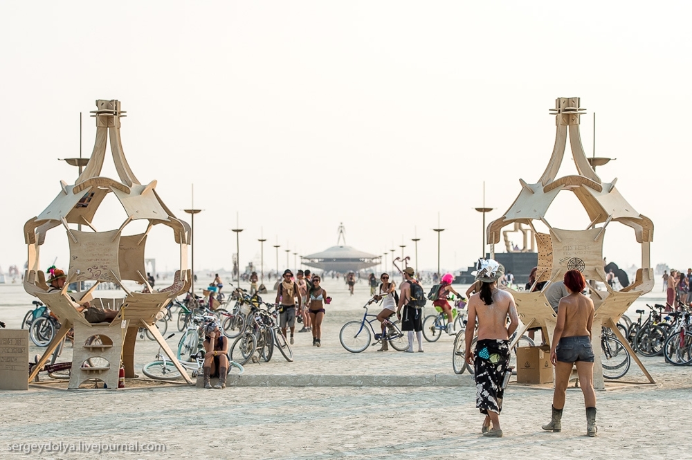 Самые интересные инсталляции фестиваля Burning Man 2013