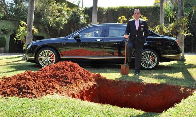 Бизнесмен похоронит свой Bentley 