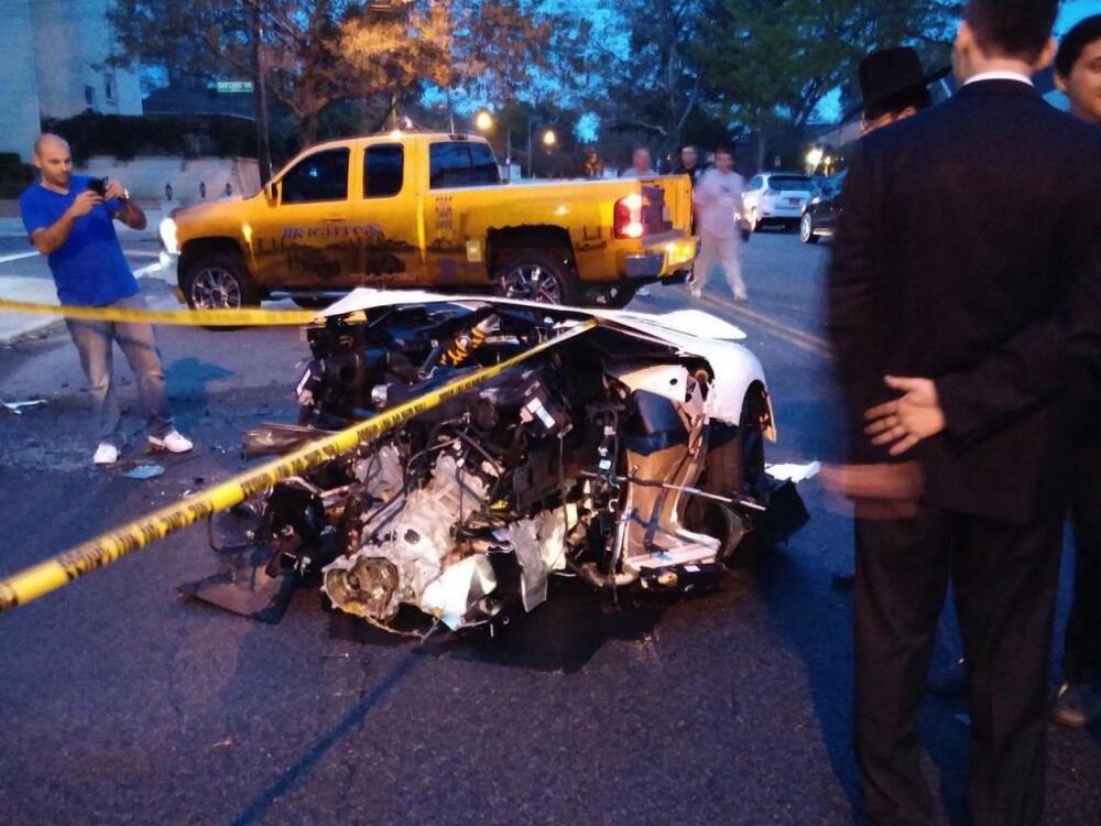 Lamborghini Aventador разорвало на две части 
