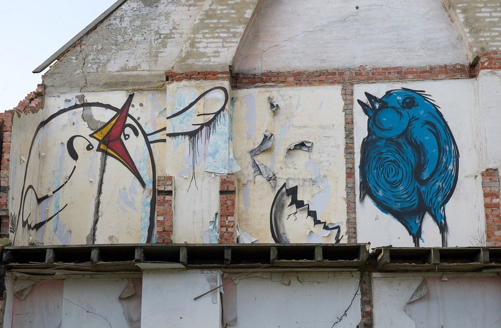Стрит-арт в заброшенной бельгийской деревне 