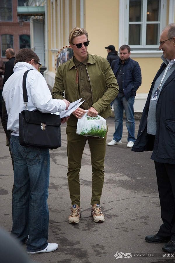 Ретроавтомобили устроили гонки по Москве