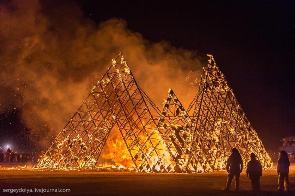 Окончание фестиваля Burning Man 2013