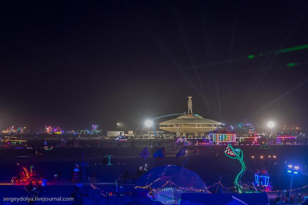 Окончание фестиваля Burning Man 2013