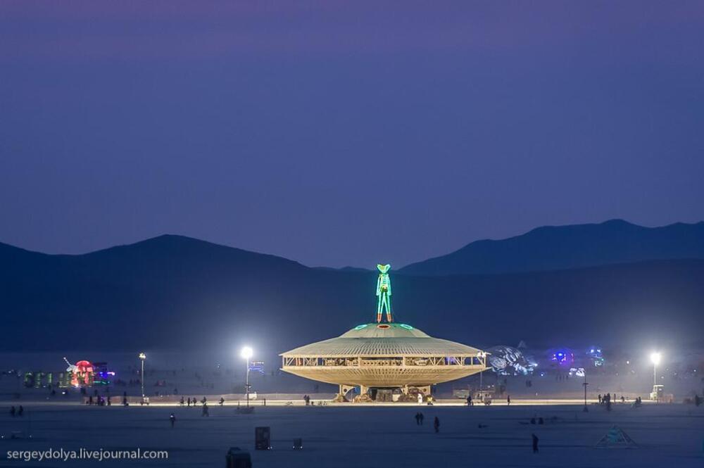 Окончание фестиваля Burning Man 2013