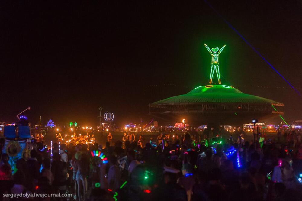 Окончание фестиваля Burning Man 2013