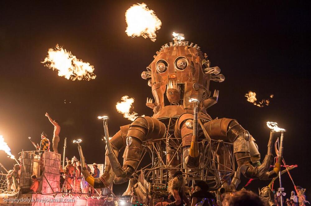 Окончание фестиваля Burning Man 2013