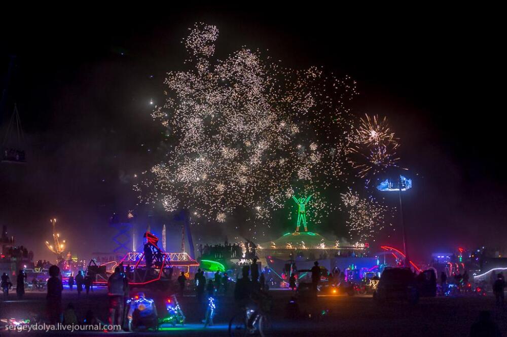 Окончание фестиваля Burning Man 2013