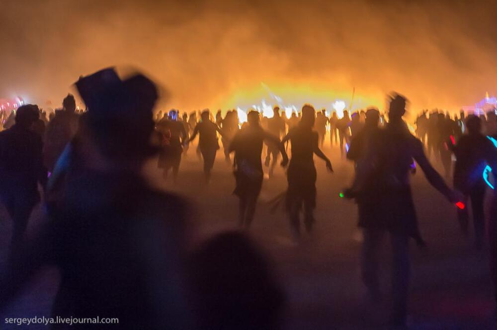 Окончание фестиваля Burning Man 2013