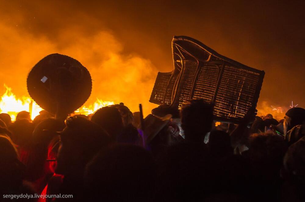 Окончание фестиваля Burning Man 2013