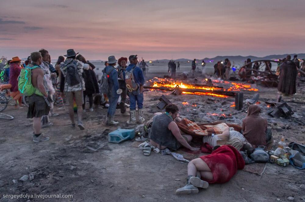 Окончание фестиваля Burning Man 2013