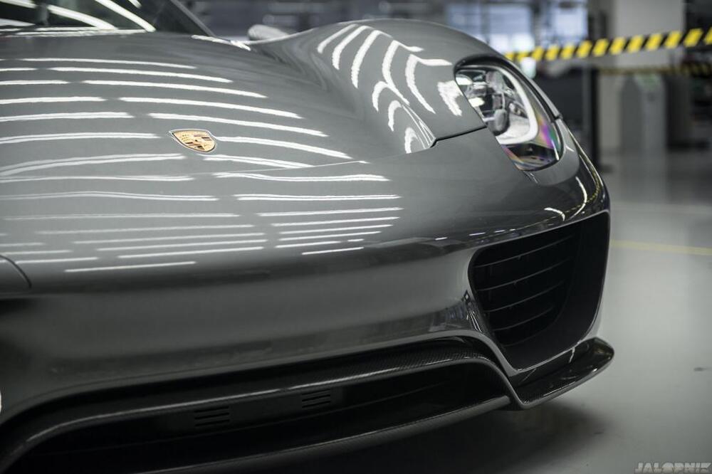 Производство Porsche 918 Spyder
