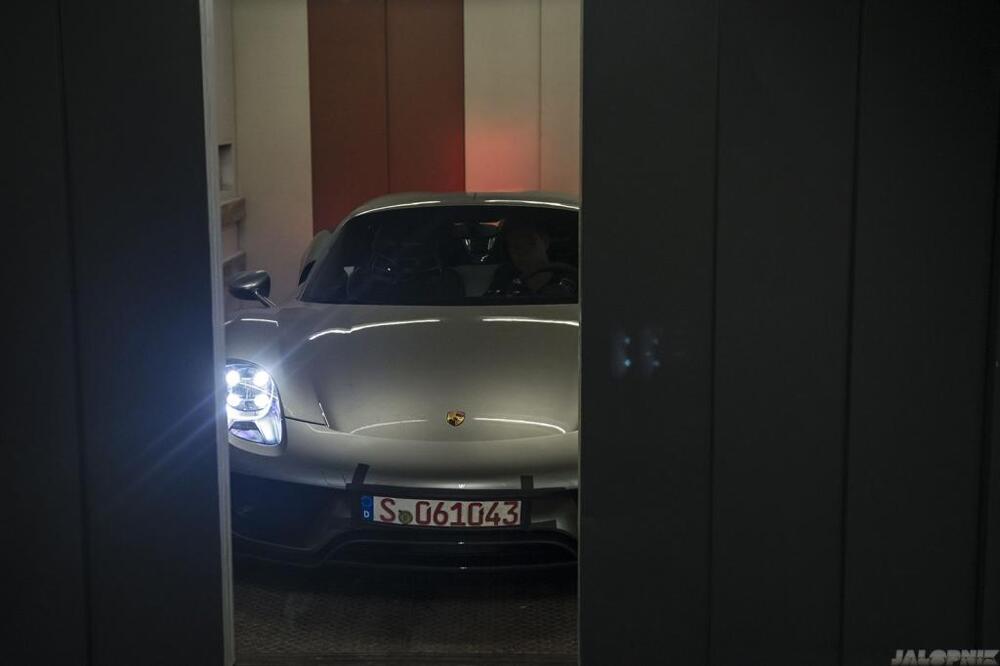 Производство Porsche 918 Spyder