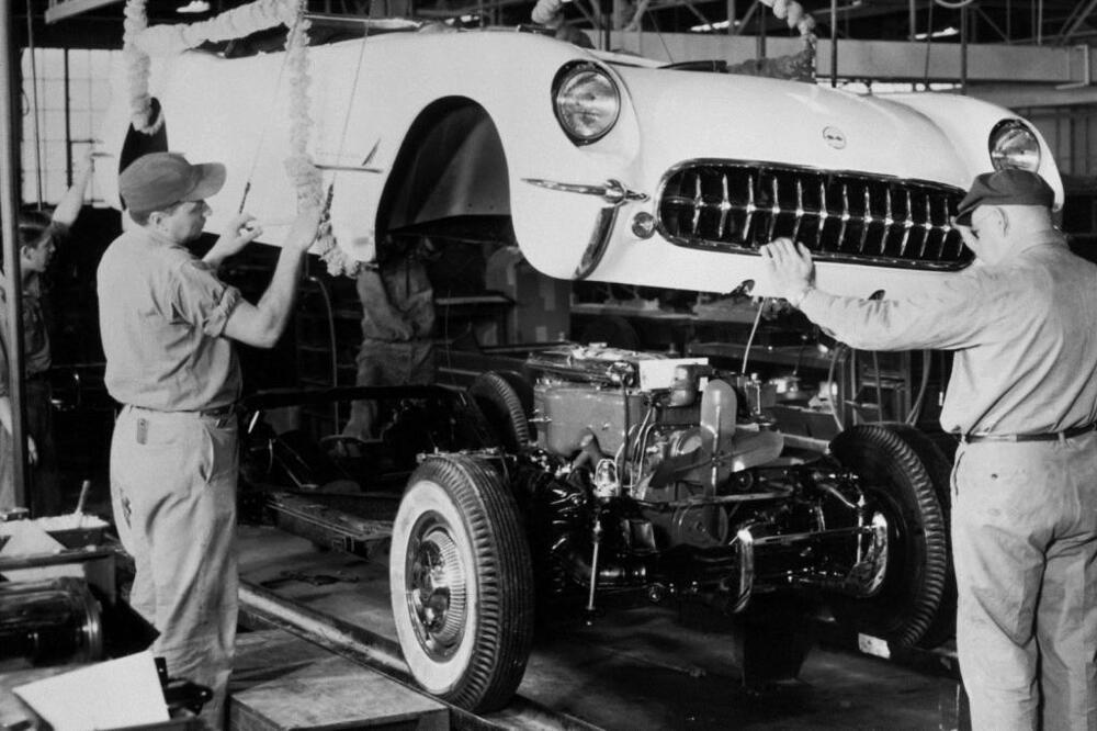 Chevrolet Corvette - 60 лет!