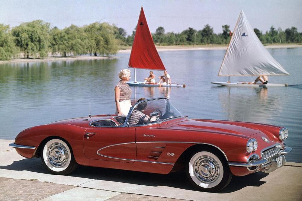 Chevrolet Corvette - 60 лет!