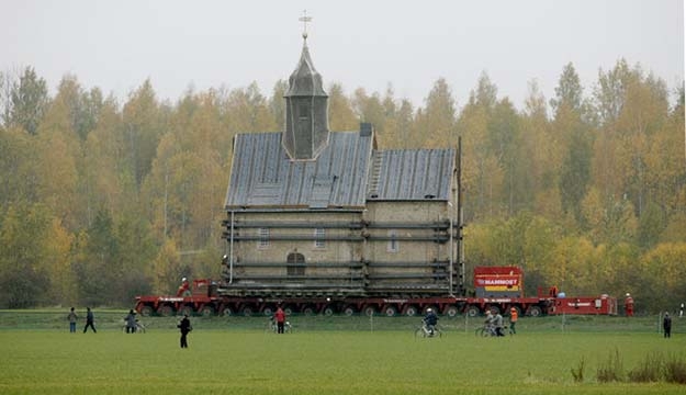 Подборка самых смешных фотографий груженого транспорта.