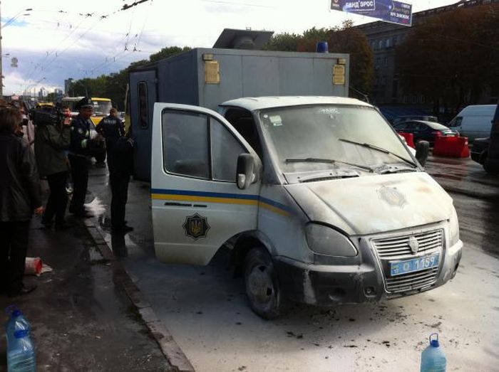 В Киеве чуть не сгорел автозак с заключенными