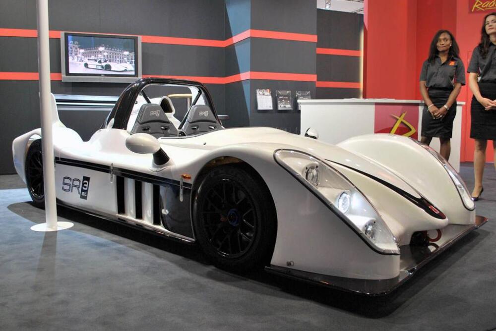 15-летняя девочка за рулем Radical SR3