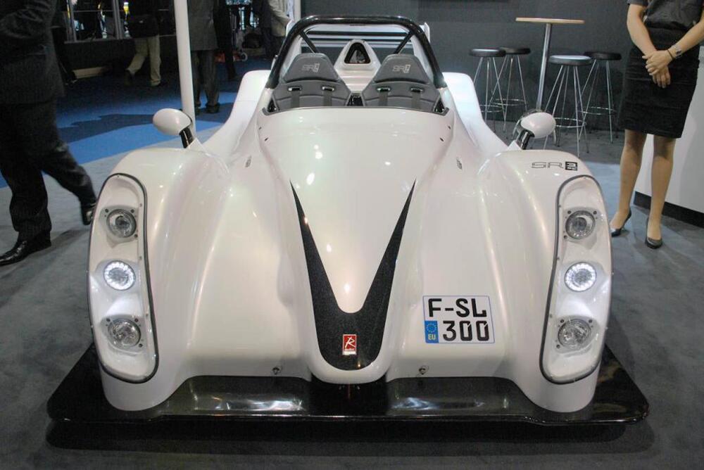 15-летняя девочка за рулем Radical SR3