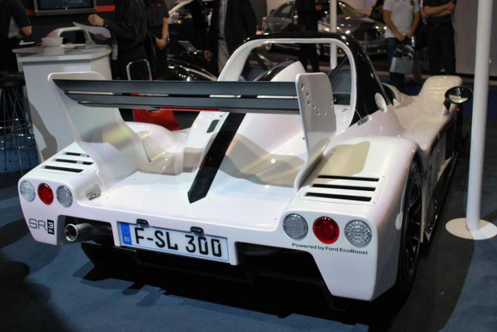 15-летняя девочка за рулем Radical SR3