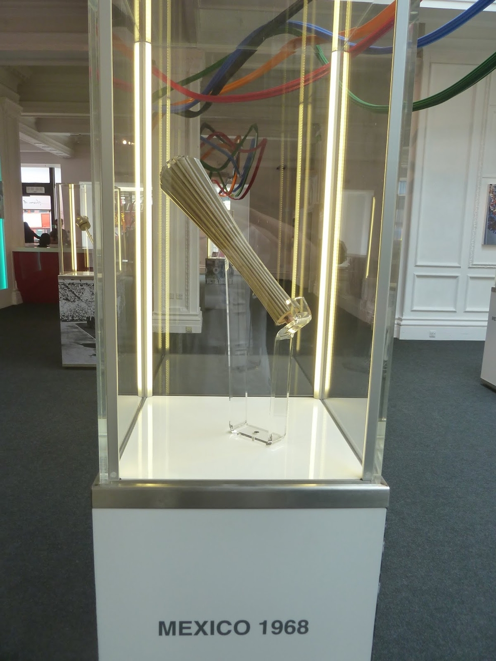 Выставка олимпийских факелов из коллекции Князя Монако  