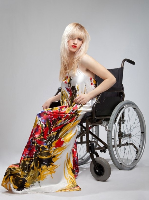 Девушка с детским церебральным параличом стала фотомоделью