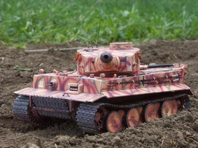 Делаем танк PzKpfw VI Tiger из бумаги своими руками