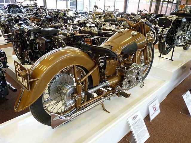 Исторические мотоциклы - Brough Superior