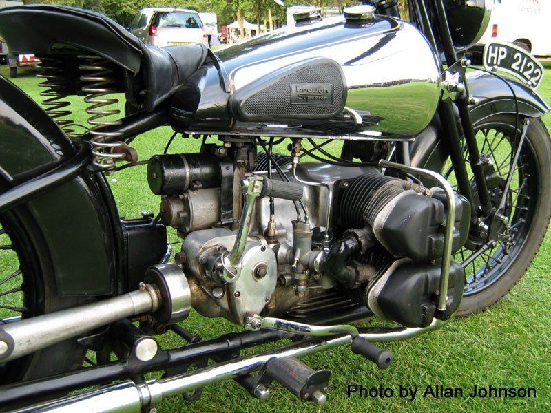 Исторические мотоциклы - Brough Superior