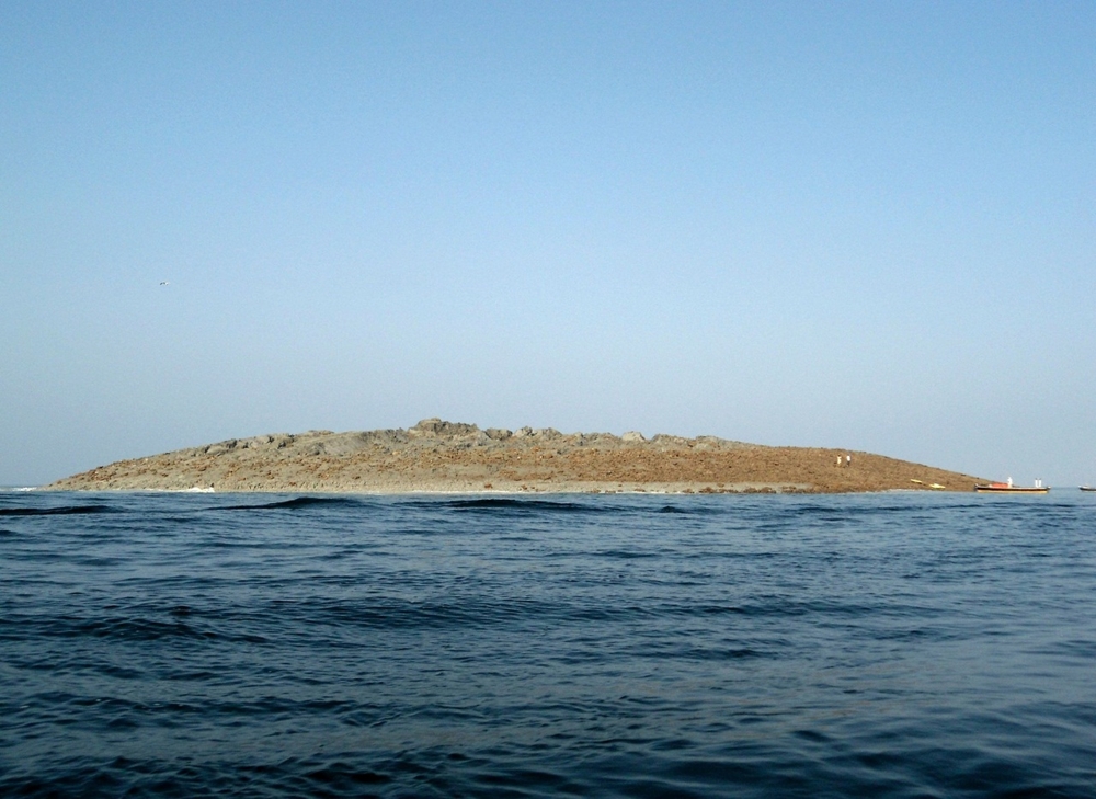 В результате землетрясения в океане появился новый остров