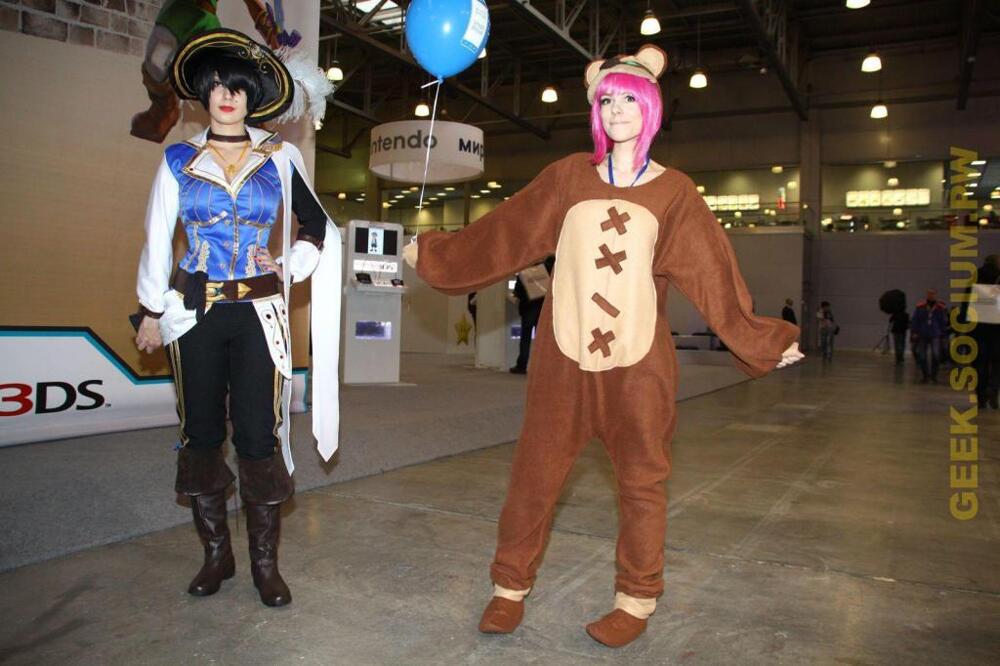 Игромир 2013: модели и косплееры