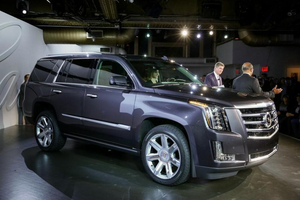  Cadillac официально представил новый Escalade