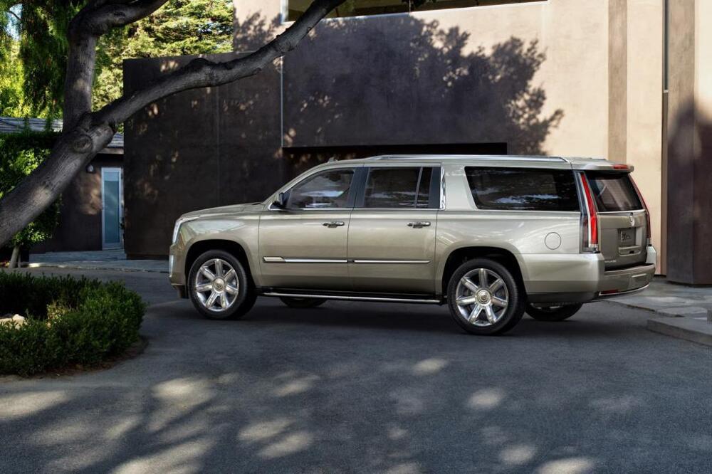  Cadillac официально представил новый Escalade