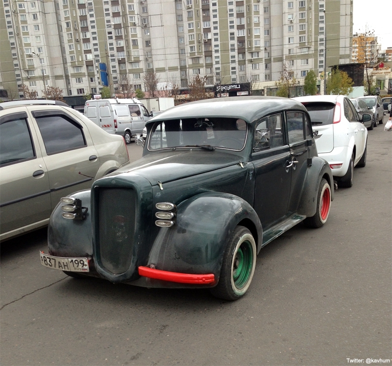 Иногда на улицах Москвы можно встретить не обычное авто.