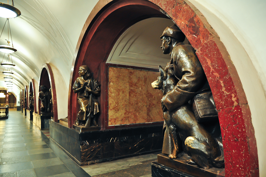 Самые красивые станции московского метро 