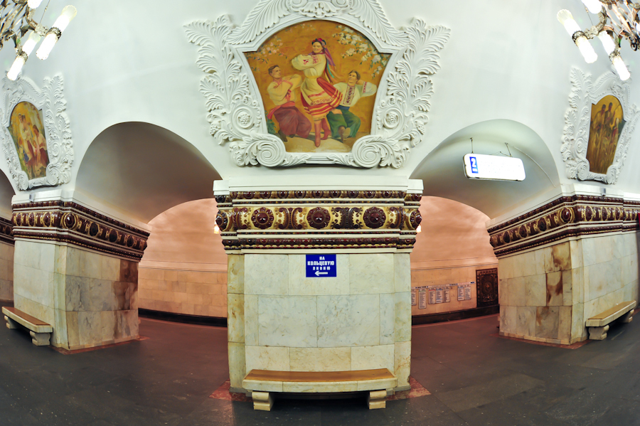 Самые красивые станции московского метро 