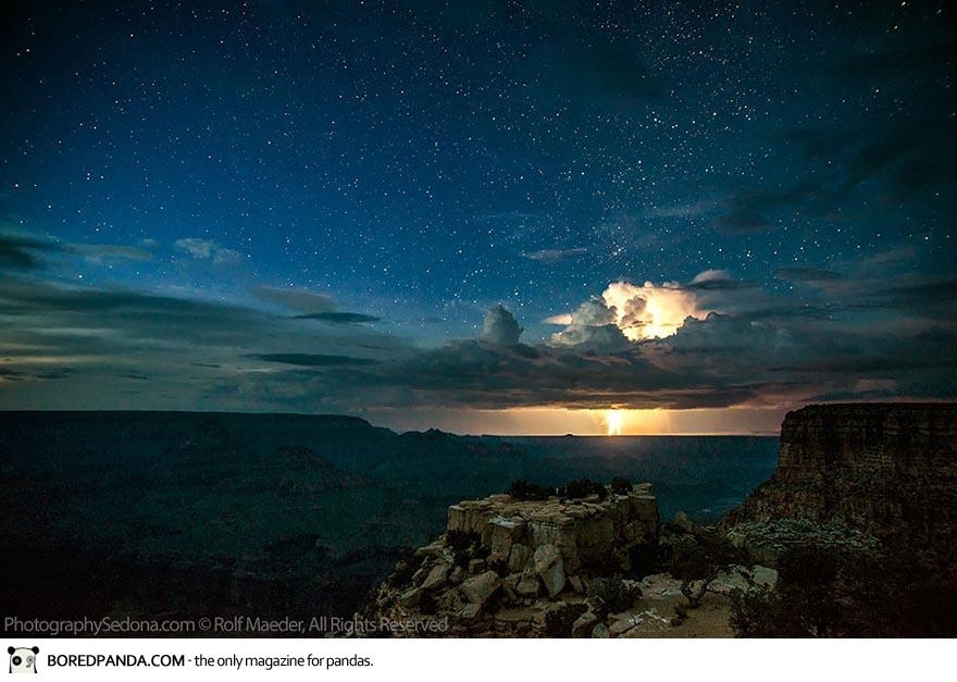 Потрясающие снимки молнии над Гранд Каньоном