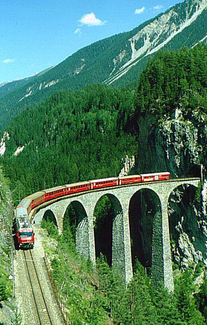 9  самых удивительных железных дорог в мире