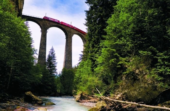9  самых удивительных железных дорог в мире