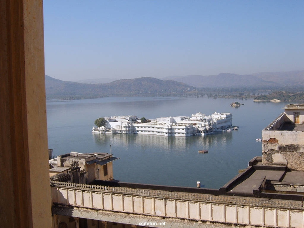 Плавающие дворцы в Индии